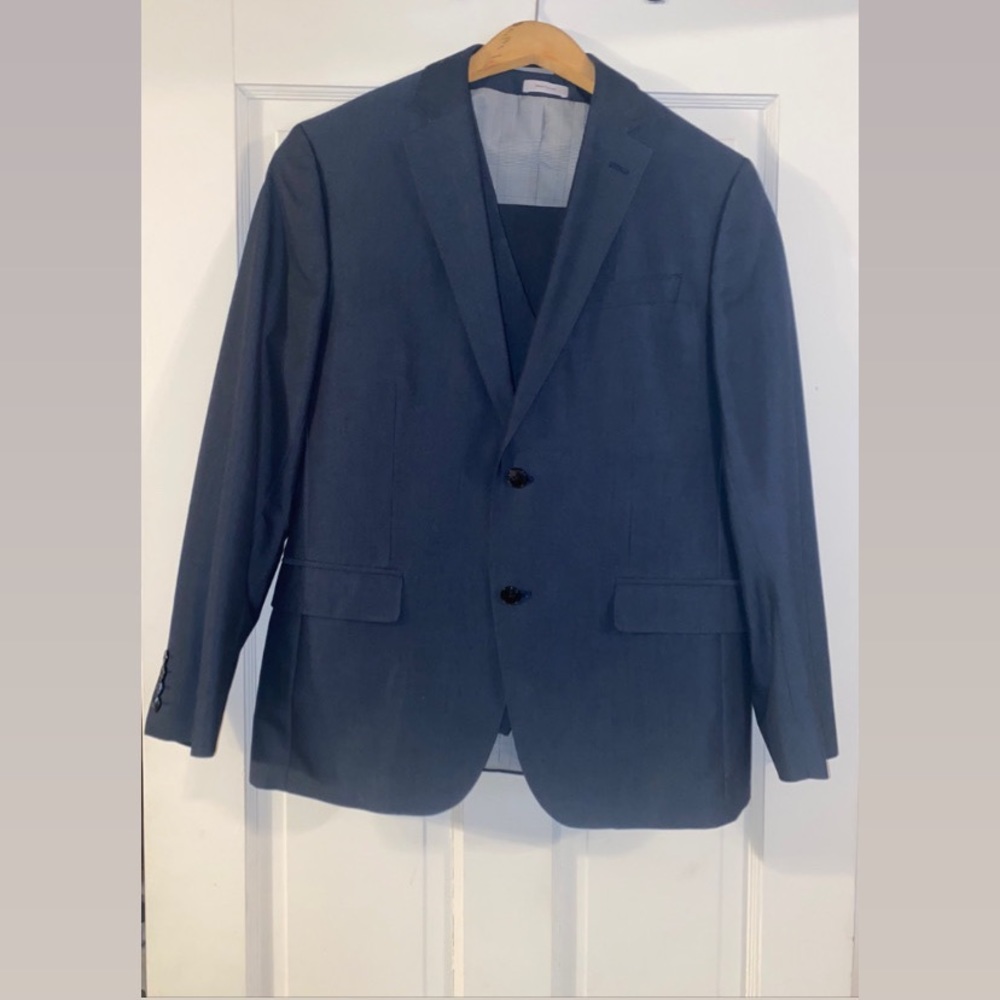 J.ferrar Slim Suit size 40S pants 32X30